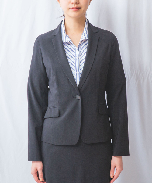 NARACAMICIE（ナラカミーチェ）の「【NARACAMICIE】【セットアップ対応】合繊ストレッチテーラードジャケット（テーラードジャケット・レディース・ブラック/ブラウン・L/M/S/XL）」の3枚目の写真