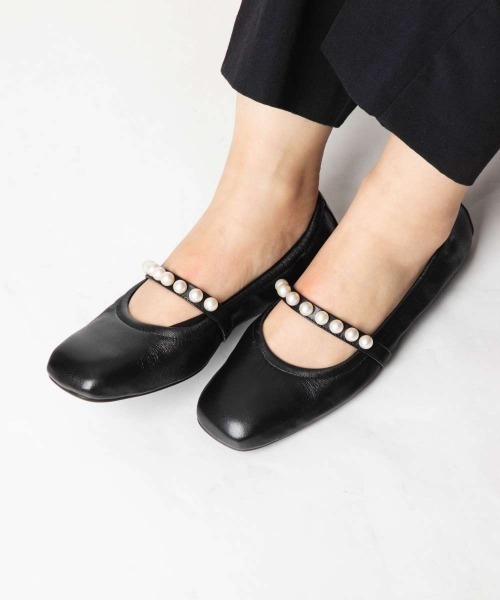 STUART WEITZMAN(スチュアートワイツマン)の「STUART WEITZMAN GOLDIE BALLET FLAT スチュアート・ワイツマン ゴルディー バレット フラット バレエシューズ(バレエシューズ・レディース・ブラック・36.5/37/37.5/38/35.5/36)」の1枚目の写真