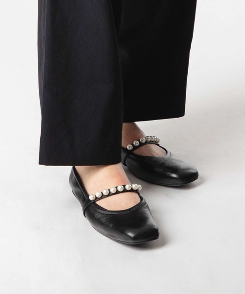STUART WEITZMAN(スチュアートワイツマン)の「STUART WEITZMAN GOLDIE BALLET FLAT スチュアート・ワイツマン ゴルディー バレット フラット バレエシューズ(バレエシューズ・レディース・ブラック・36.5/37/37.5/38/35.5/36)」の4枚目の写真