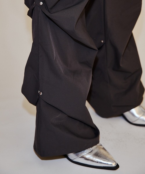 VI E DIT（ヴィエディット）の「Random tack slacks/ランダムタックスラックス/洗える/シワになりにくい（スラックス・メンズ・グレー/ブラック系その他・1/2）」の15枚目の写真