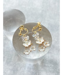 【YM】オーロラビーズ×白×お花 サージカルステンレスピアス(MA)