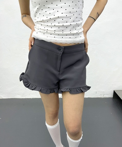 4INT.(フォイント)の「ラブリー フリル ショートパンツ(その他パンツ・レディース・ブラック/チャコール・FREE)」の16枚目の写真