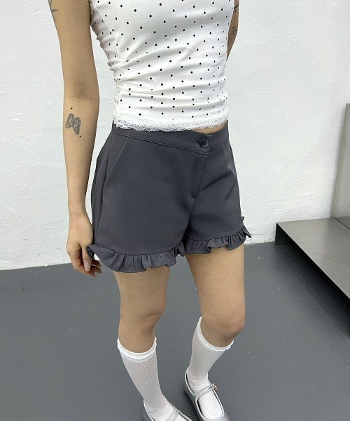 4INT.(フォイント)の「ラブリー フリル ショートパンツ(その他パンツ・レディース・ブラック/チャコール・FREE)」の12枚目の写真