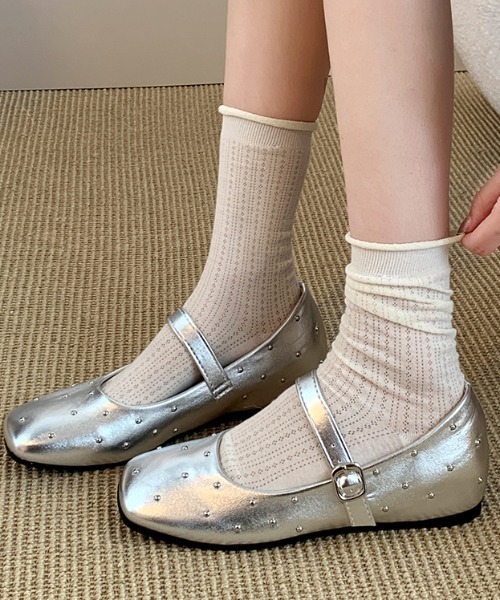mebole（メボレ）の「ドットスタッズパンプス（パンプス・レディース・シルバー/レッド/アイボリー/ブラック・MEDIUM/SMALL/LARGE）」の4枚目の写真