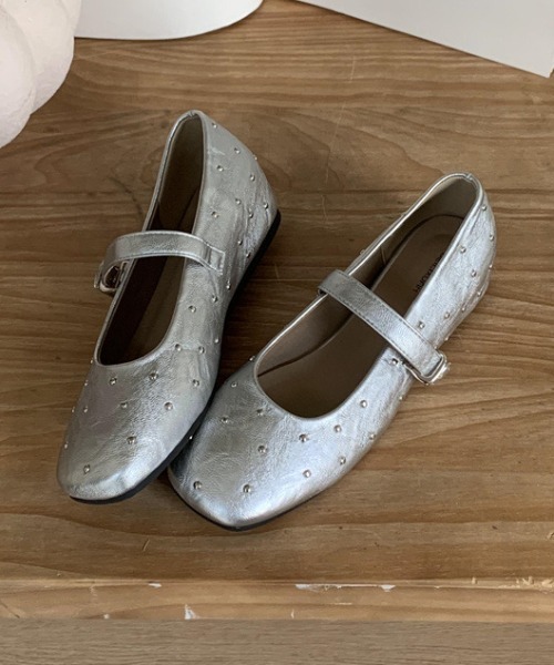 mebole（メボレ）の「ドットスタッズパンプス（パンプス・レディース・シルバー/レッド/アイボリー/ブラック・MEDIUM/SMALL/LARGE）」の8枚目の写真