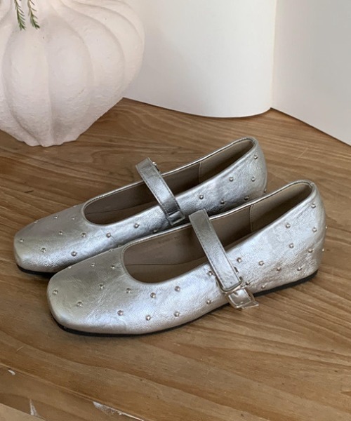mebole（メボレ）の「ドットスタッズパンプス（パンプス・レディース・シルバー/レッド/アイボリー/ブラック・MEDIUM/SMALL/LARGE）」の9枚目の写真