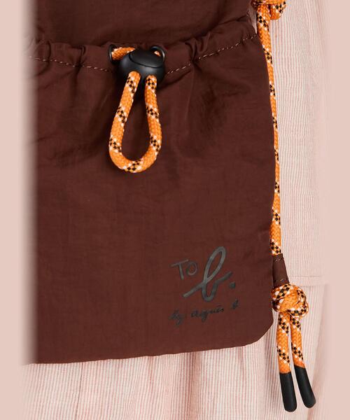 To b. by agnes b.（トゥービーバイアニエスベー）の「ナイロン ミニショルダーポシェット（ショルダーバッグ・レディース・ベージュ・FREE）」の8枚目の写真