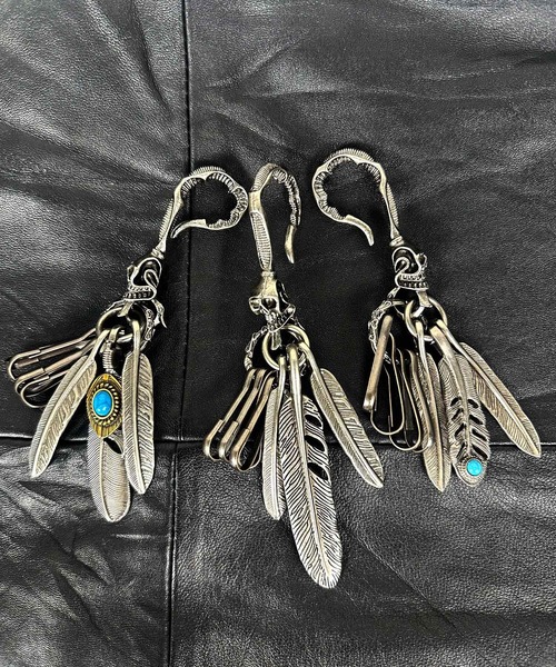 kmrii系キーホルダー　フェザー KMRii（ケムリ）の「KMRii/ケムリ/FEATHER HOOK 13