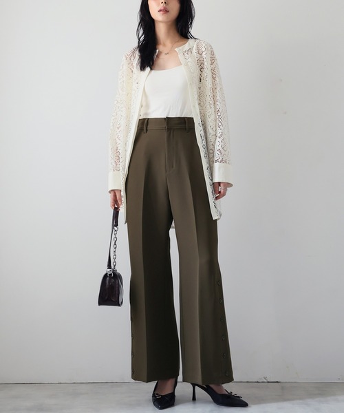 Doula Doula(ドゥーラドゥーラ)の「裾釦フレアパンツ(スラックス・レディース・ブラック/ブラウン/チャコール・マルチサイズ)」の3枚目の写真