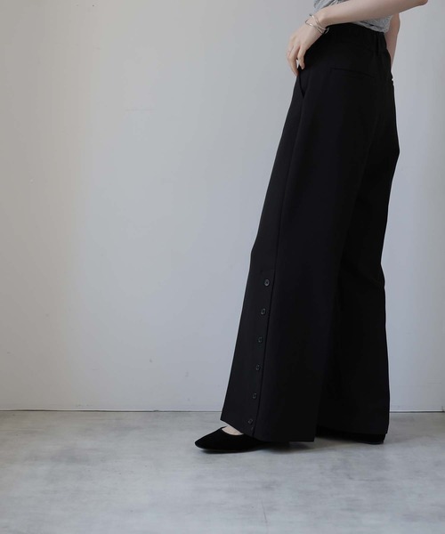 Doula Doula(ドゥーラドゥーラ)の「裾釦フレアパンツ(スラックス・レディース・ブラック/ブラウン/チャコール・マルチサイズ)」の13枚目の写真