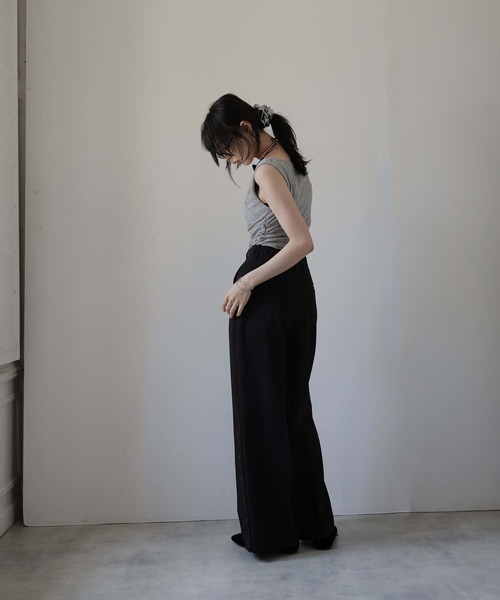 Doula Doula(ドゥーラドゥーラ)の「裾釦フレアパンツ(スラックス・レディース・ブラック/ブラウン/チャコール・マルチサイズ)」の4枚目の写真