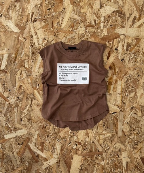 SHISKY(シスキー)の「ビッグシルエット プリント ノースリーブ ヘムTシャツ(タンクトップ・キッズ・ベージュ/ミント/モカ/ブラック/グレー系その他/オフホワイト/ダークグリーン/杢グレー/チャコールグレー・110/120/130/140/150/160)」の6枚目の写真