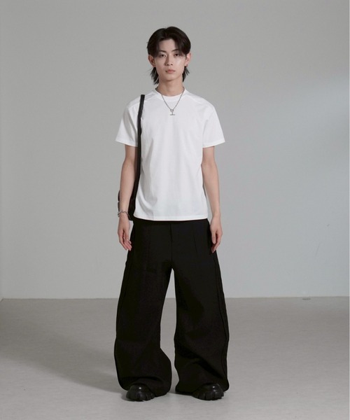 Chikashitsu +（チカシツプラス）の「【Chikashitsu +】4pocket coating shoulder bag / 【チカシツプラス】4ポケットコーティングショルダーバッグ（ショルダーバッグ・メンズ・ブラック/シルバー・ONE SIZE）」の12枚目の写真