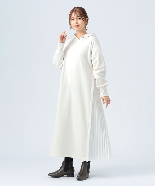 新品BEAMS HEART 脇プリーツ フーディ ワンピース BEAMS HEART（ビームス ハート）脇プリーツ フーディ ワンピース