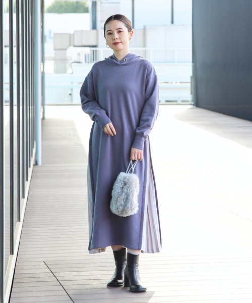 BEAMS HEART（ビームスハート）の「【4色展開】サイド プリーツ フーディー ワンピース（ワンピース・レディース・ライトグレー/パープル系その他2/ブラック/ホワイト系その他5・FREE）」の5枚目の写真