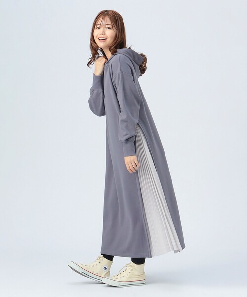 BEAMS HEART（ビームスハート）の「【4色展開】サイド プリーツ フーディー ワンピース（ワンピース・レディース・ライトグレー/パープル系その他2/ブラック/ホワイト系その他5・FREE）」の11枚目の写真