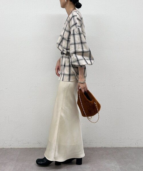 LOUNGEDRESS（ラウンジドレス）の「オンブレチェックシャツ（シャツ/ブラウス・レディース・アイボリー/ネイビー・FREE）」の15枚目の写真