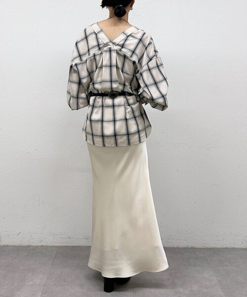 LOUNGEDRESS（ラウンジドレス）の「オンブレチェックシャツ（シャツ/ブラウス・レディース・アイボリー/ネイビー・FREE）」の21枚目の写真