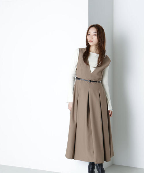 NATURAL BEAUTY BASIC（ナチュラルビューティーベーシック）の「◇ベルテッドタックジャンスカ（ジャンパースカート・レディース・チャコールグレー/ベージュ・SMALL/MEDIUM/P/S）」の16枚目の写真