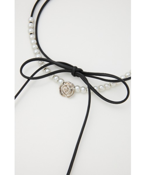 SLY(スライ)の「ROSE F/PEARL CHOKER ローズ フェイクパール チョーカー(チョーカー・レディース・ホワイト・FREE)」の3枚目の写真