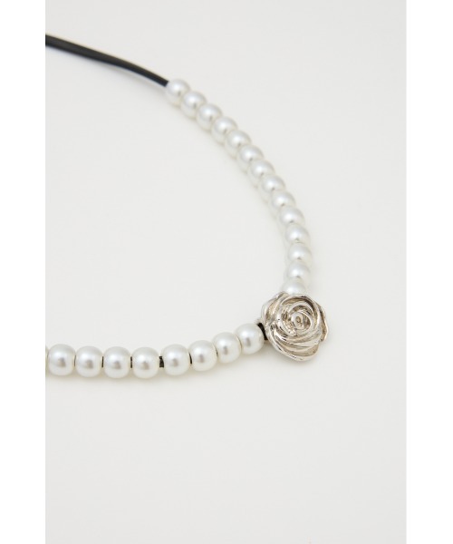 SLY（スライ）の「ROSE F/PEARL CHOKER ローズ フェイクパール