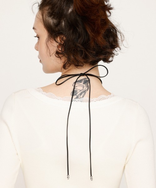 SLY(スライ)の「ROSE F/PEARL CHOKER ローズ フェイクパール チョーカー(チョーカー・レディース・ホワイト・FREE)」の9枚目の写真