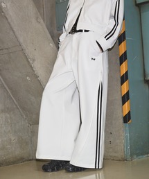 MSG（エムエスジー）の「【SET-UP着用可能】オーバーサイズラインジャージトラックパンツ（その他パンツ）」