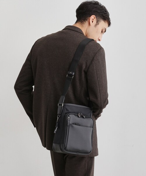 TAKEO KIKUCHI(タケオキクチ)の「【撥水機能】 CORDLEY(R)スマートショルダー(ショルダーバッグ・メンズ・ブラック/ブラウン系その他/チャコールグレー/ブルー系その他・00)」の20枚目の写真