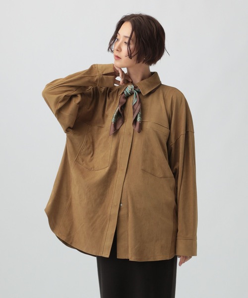 LEPSIM(レプシィム)の「フェイクスエードシャツチュニック 582445(シャツ/ブラウス・レディース・キャメル/カーキブラウン/チャコールグレー・FREE)」の6枚目の写真