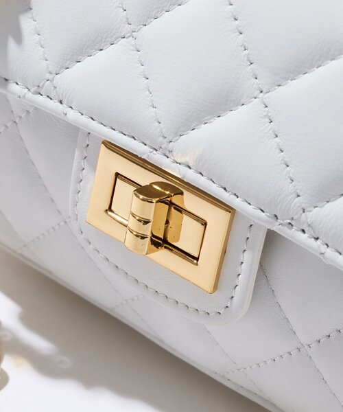 La boutique BonBon(ラブティックボンボン)の「【オウレンティ】マットタッチキルティングチェーンバッグ(ハンドバッグ・レディース・オフホワイト/ピンク/ダークグレー・FREE)」の19枚目の写真