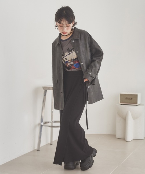 LAULEN（ローレン）の「suede like soutien collar jacket /スエード調ステンカラーオーバーサイズジャケット（ステンカラーコート・レディース・ブラウン/チャコールグレー・FREE）」の11枚目の写真