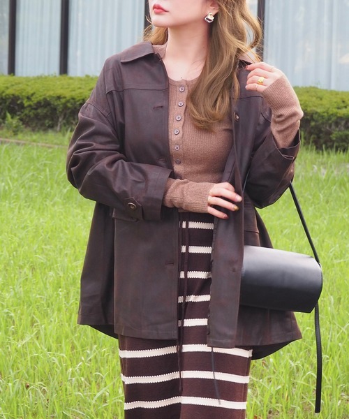 LAULEN（ローレン）の「suede like soutien collar jacket /スエード調ステンカラーオーバーサイズジャケット（ステンカラーコート・レディース・ブラウン/チャコールグレー・FREE）」の16枚目の写真