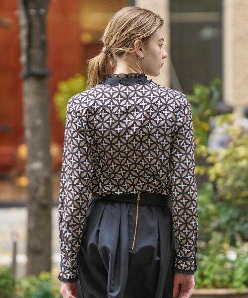 DRESSTERIOR（ドレステリア）の「【モデル美香×DRESSTERIOR】コラボレーション オーバーラップサークルブラウス（シャツ/ブラウス・レディース・ベージュ系その他4・34/36/38）」の5枚目の写真