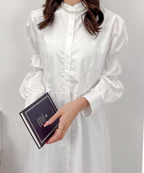 Mejoul（メジュール）の「ボリュームパフスリーブシャツワンピース（シャツワンピース・レディース・ホワイト・M/L）」の4枚目の写真