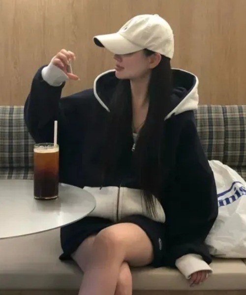 Teem Store(チームストア)の「【再入荷】バイカラーオーバーサイズダブルZIPパーカー ジャケット(パーカー・レディース・ネイビー/ブラウン・F)」の13枚目の写真