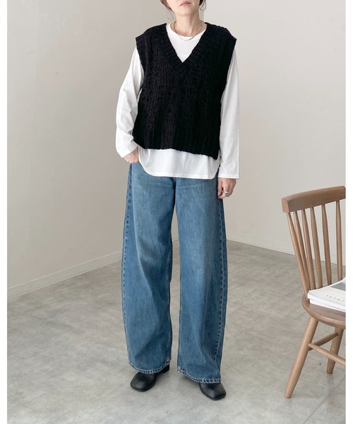 She's Closet(シーズクローゼット)の「深Vネックケーブル編み風ざっくりニットベスト(ベスト・レディース・モカ/アイボリー/ブラック・FREE)」の10枚目の写真