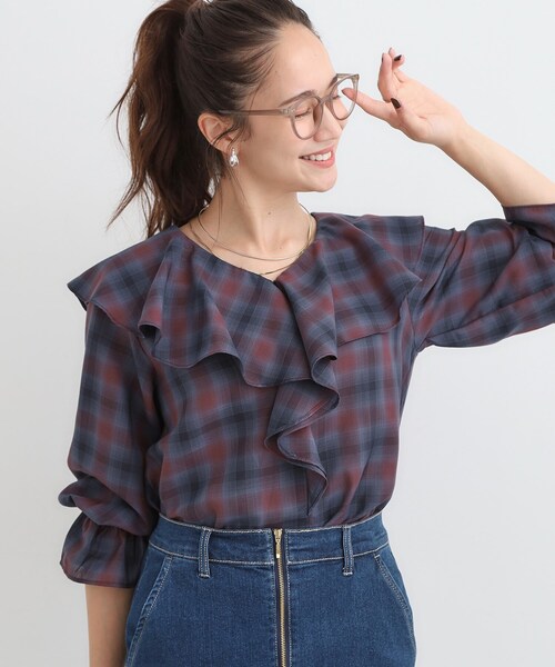 DRESKIP(ドレスキップ)の「【S-LL】きれいめカジュアルに チェック柄フリルブラウス(シャツ/ブラウス・レディース・アイボリー系1/ワイン系1/ダークブラウン系1・01/02/03/04)」の3枚目の写真