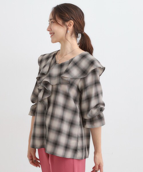 DRESKIP(ドレスキップ)の「【S-LL】きれいめカジュアルに チェック柄フリルブラウス(シャツ/ブラウス・レディース・アイボリー系1/ワイン系1/ダークブラウン系1・01/02/03/04)」の5枚目の写真