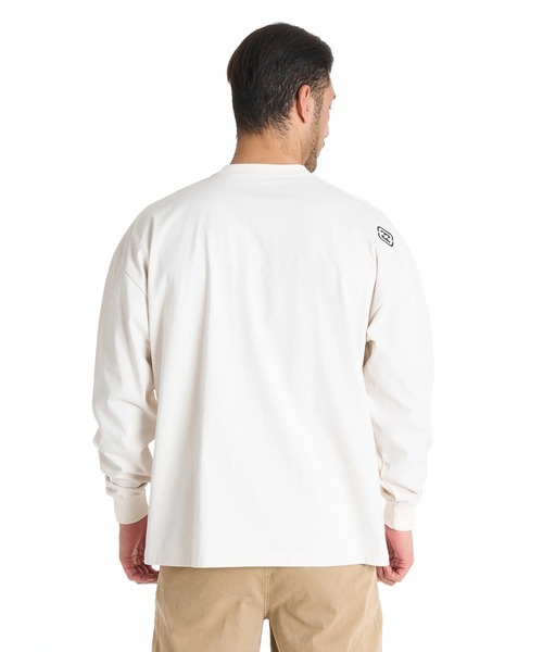 BILLABONG（ビラボン）の「【直営店限定】BILLABONG メンズ スライスロゴ プリント ロンＴ 【2025年秋冬モデル】/ビラボンフロントロゴプリント長袖ロンT（Tシャツ/カットソー・メンズ・クリーム/ブラック/ブルー系その他/ホワイト・SMALL/LARGE/X-LARGE/MEDIUM）」の12枚目の写真