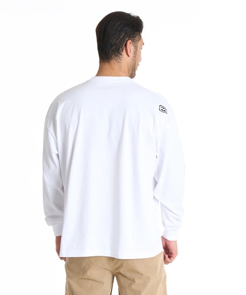 BILLABONG（ビラボン）の「【直営店限定】BILLABONG メンズ スライスロゴ プリント ロンＴ 【2025年秋冬モデル】/ビラボンフロントロゴプリント長袖ロンT（Tシャツ/カットソー・メンズ・クリーム/ブラック/ブルー系その他/ホワイト・SMALL/LARGE/X-LARGE/MEDIUM）」の5枚目の写真