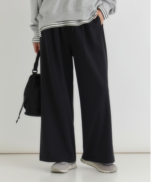 Right-on（ライトオン）の「【HONEYSUCKLE ROSE】【｢楽｣して｢ちゃんと見え｣が一番使える！】TRイージーパンツ(ウエストゴム・ストレッチ・秋カラー・体型を拾いにくい)（その他パンツ・レディース・グレー/ブラック・S/L/M）」の2枚目の写真