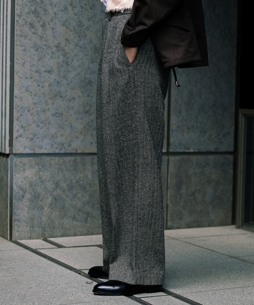 m's braque (エムズ ブラック) TUCK WIDE BUGGY パンツ(へリンボン