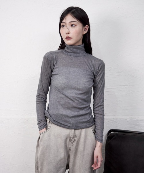 Y/lim(イリム)の「ドライタッチハイネックシアーロンT 長袖(Tシャツ/カットソー・レディース・グレー/ピンク/ブラウン・FREE)」の2枚目の写真