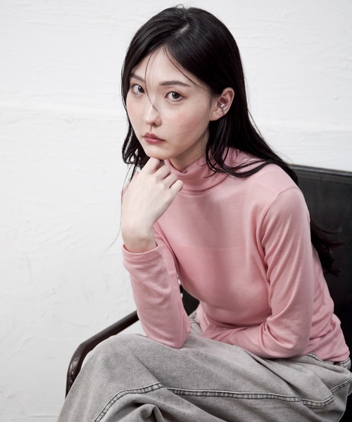 Y/lim(イリム)の「ドライタッチハイネックシアーロンT 長袖(Tシャツ/カットソー・レディース・グレー/ピンク/ブラウン・FREE)」の1枚目の写真
