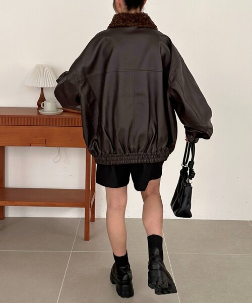 レザーハーフコート　変形襟　未使用ですが…難あり❗ セール】【衿取り外し可能/ユニセックス】ボア衿付きフェイクレザー