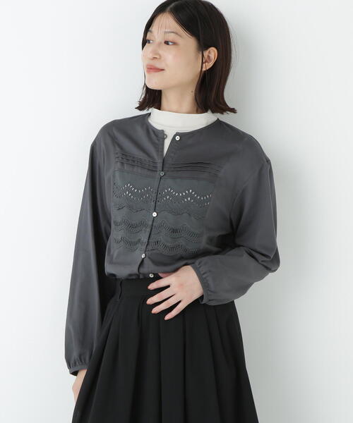 human woman(ヒューマンウーマン)の「◆レイヤーレースブラウス(シャツ/ブラウス・レディース・グレー系その他/ホワイト・MEDIUM)」の3枚目の写真