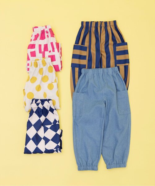 BREEZE（ブリーズ）の「【WEB限定/ジュニア対応】ゆるタックパンツ（カーゴパンツ・キッズ・ネイビー/イエロー/ブラウン/ピンク/ブルー・90/100/110/120/130/140）」の15枚目の写真