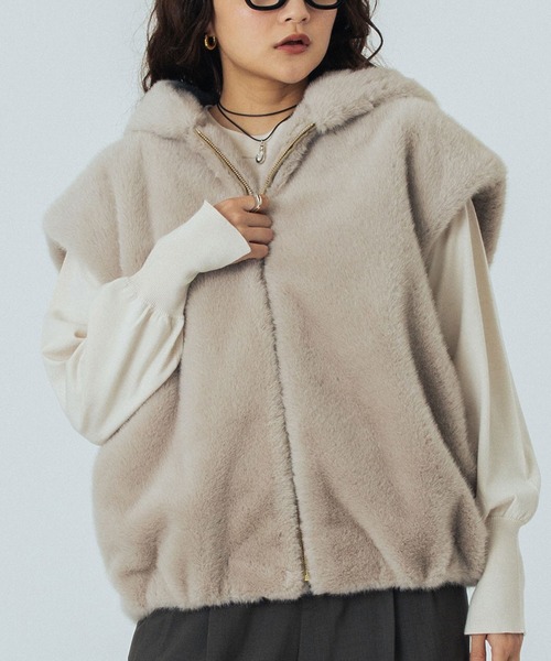 ROSE BUD フード付きグレーのファーベスト ROSE BUD フード付きグレーのファーベスト ROSE BUD ふわふわ