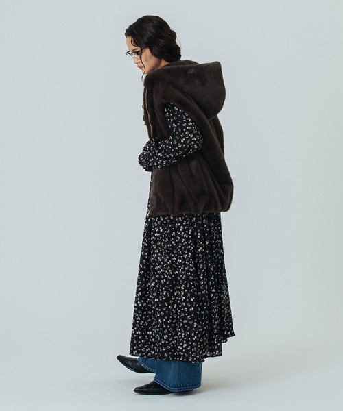 ROSE BUD（ローズバッド）の「FAUXFUR VEST（ベスト・レディース・ブラウン/ベージュ・ONE SIZE）」の19枚目の写真