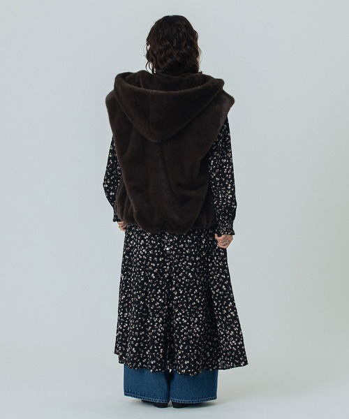 ROSE BUD（ローズバッド）の「FAUXFUR VEST（ベスト・レディース・ブラウン/ベージュ・ONE SIZE）」の17枚目の写真